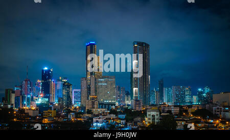 Makati Stadt Wolkenkratzer Stockfoto