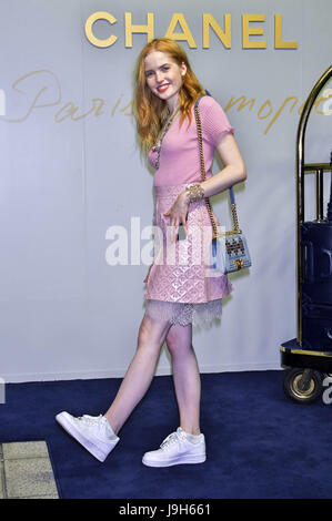 Tokio, Japan. 31. Mai 2017. Ellie Bamber besucht die CHANEL Métiers d ' Art Kollektion Paris Cosmopolite Show im Tsunamachi Mitsui Club am 31. Mai 2017 in Tokio, Japan. | Verwendung Weltweit/Picture Alliance Credit: Dpa/Alamy Live-Nachrichten Stockfoto