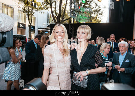 Lilly Prinzessin Zu Sayn-Wittgenstein-Berleburg und Modell Nadja Auermann während der Bulgari-Shop Eröffnung am 06.01.17 in Frankfurt am Main | Nutzung weltweit/Picture alliance Stockfoto