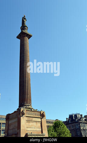 Die erste jemals Statue von Sir Walter Scott, auf einer dorischen Säule hoch über George Square, Glasgow, Schottland und in abgeschlossenen 1836, die Arbeit von John G Stockfoto