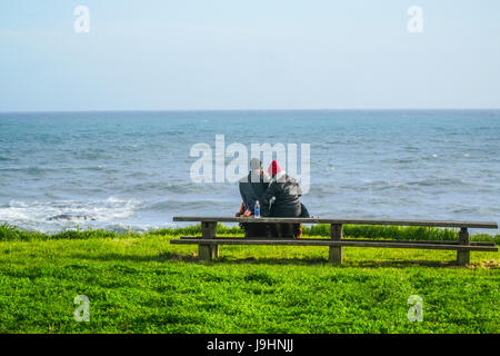 Beeindruckende Landschaft an der Küste Shelter Cove am Pazifischen Ozean - SHELTER COVE, Kalifornien, USA - 17. April 2017 Stockfoto