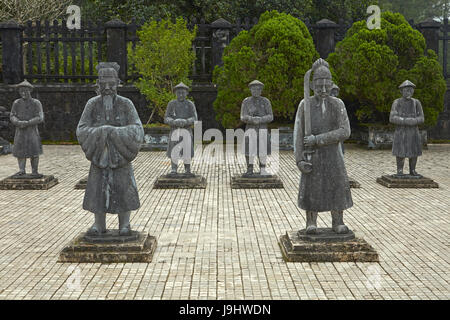 Stein Mandarin Ehrengarde am Grab von Khai Dinh Hue, North Central Coast, Vietnam Stockfoto