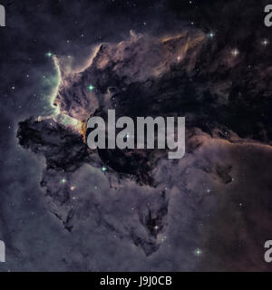 Ein wogender Turm aus Gas und Staub erhebt sich aus dem stellaren Kinderzimmer Adlernebel genannt. Raum mit Sterne, Nebel und Galaxie. Bild mit kleinen DOF. Stockfoto