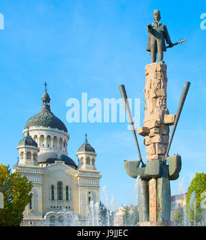 Statue von Avram Lancuand die orthodoxe Kathedrale von Cluj, Alba, Crisana und Maramures. Rumänien Stockfoto