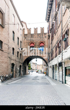 Ferrara, Emilia-Romagna, Italien. 20. Mai 2017. Ansichten des Ortes namens "Piazza della Cattedrale". Weltkulturerbe-Stadt Stockfoto