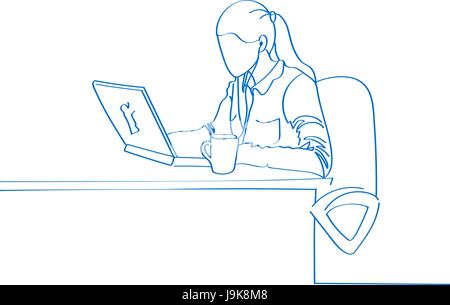 Junge hand gezeichnete Frau in Stuhl und sitzen Arbeiten am Laptop im Büro Vector Illustration. Einsatz in Website, Corporate Bericht, Präsentation, advertisemen Stock Vektor