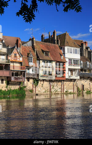 Frankreich, Indre, Argenton sur Creuse, Häuser entlang der Creuse Stockfoto