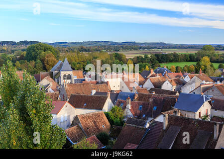 Frankreich, Cher, Menetreol-Sous-Sancerre, das Dorf aus dem Viadukt betrachtet Stockfoto