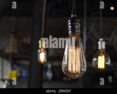 Edison-Glühlampen mit schönen Hintergrund Stockfoto