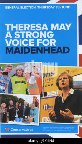 THERESA MAY Wahl 2017 Flugblätter in ihrem Maidenhead Wahlkreis ausgestellt Stockfoto