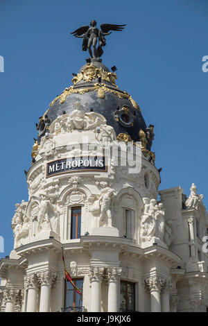 Der französische Beaux-Arts Baustil der Metropole Gebäude (Edificio Metrópolis), Calle de Alcalá, 42, Madrid, Spanien. Stockfoto