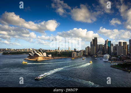 Luftaufnahme von Sydney Hafen-Skyline mit dem Opera House. Sydney, New South Wales, Australien. Stockfoto