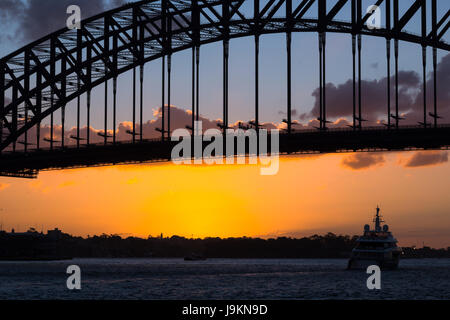 Sydney Harbour Bridge bei Sonnenuntergang. Sydney, New South Wales, Australien. Stockfoto