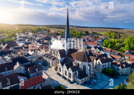 Frankreich, Aube (10), Vue Aerienne du Dorf des Riceys / / Frankreich, Aube (10), Aerial view von Les Riceys Stockfoto