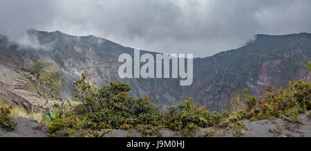 Irazu Vulkankrater in Costa Rica, Ansicht von oben Stockfoto
