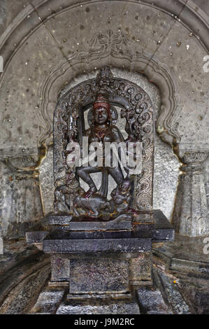 Kali Göttinnenstatue, Mallikarjuna Tempel, Solapur, Maharashtra, Indien, Asien Stockfoto