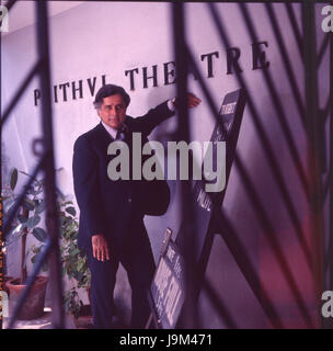 Shashi Kapoor Indian Bollywood hindi Filmschauspieler am Prithvi Theater Bombay Mumbai Maharashtra India Asia Stockfoto