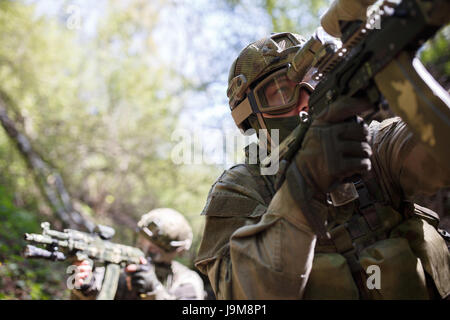 Gruppe von Offizieren auf Aufklärung Stockfoto