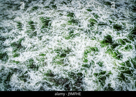 Blick auf den Pazifischen Ozean von Oceanside Pier in Kalifornien. Stockfoto