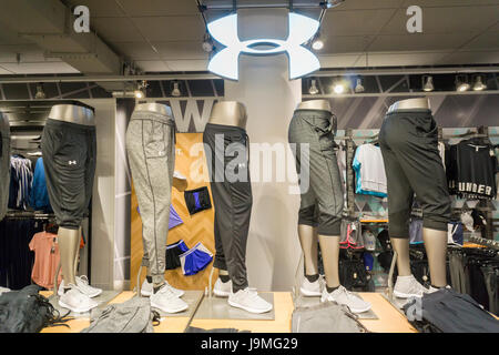 Die Under Armour-Boutique in Macy's Herald Square Flaggschiff speichern in New York auf Montag, 29. Mai 2017. . (© Richard B. Levine) Stockfoto