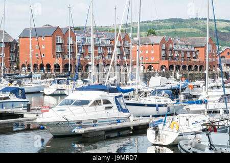 Swansea Marina, Boote, Yachten, vor Anker, im Freien, im Freien, Strand, Küste, Küste, Landschaft, Szene, Swansea, Swansea Bay, West Wales,Wales,Welsh,U.K.,UK,GB,Europe Stockfoto