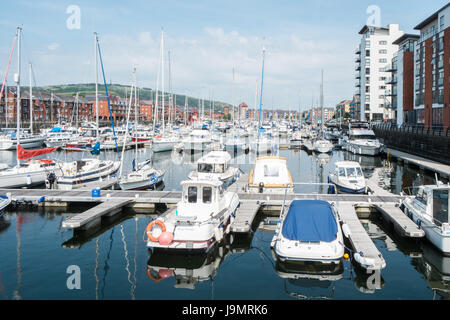 Swansea Marina, Boote, Yachten, vor Anker, im Freien, im Freien, Strand, Küste, Küste, Landschaft, Szene, Swansea, Swansea Bay, West Wales,Wales,Welsh,U.K.,UK,GB,Europe Stockfoto