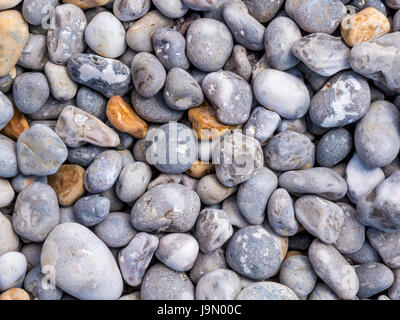 Großen Kieselsteinen in verschiedenen Farben und Größe. Stockfoto