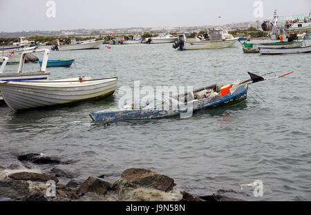 Spanien Costa de la Luz Isla Canela moralische und Cristina smallcraft Fischwirtschaft Boote in der Mündung Stockfoto