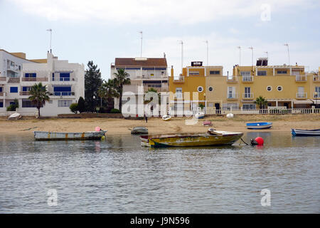 Spanien Costa de la Luz Isla Canela moralische und Cristina smallcraft Fischwirtschaft Boote in der Mündung Stockfoto