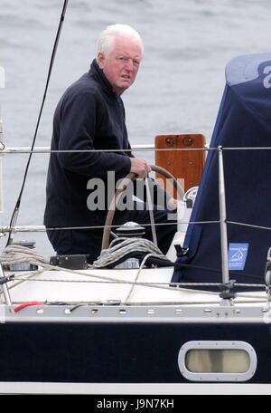 AJAXNETPHOTO. 29. MAI 2017. PLYMOUTH, ENGLAND. -TRANSAT - OSTAR EINTRAG DAVID SOUTHWOOD (GBR) MIT SKIPPER YACHT SUMMERBIRD. FOTO: TONY CARNEY/AJAX REF: TC172905 65 Stockfoto