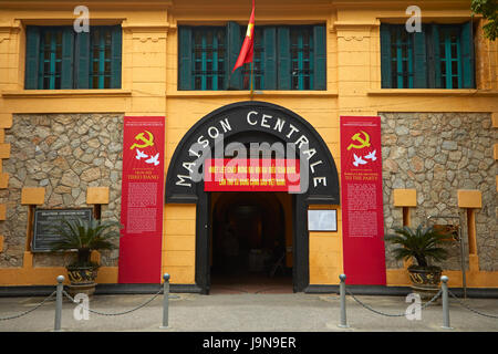 Eingang zum Hoa Lo Gefängnismuseum, (Aka Hanoi Hilton), Hanoi, Vietnam Stockfoto