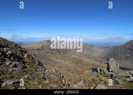 Adam und Eva, die Zwillinge in den Wolken auf Tryfan Stockfoto