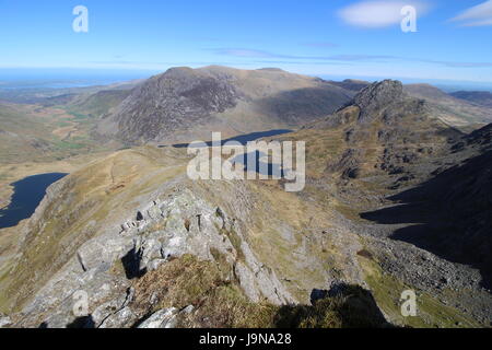 Adam und Eva, die Zwillinge in den Wolken auf Tryfan Stockfoto