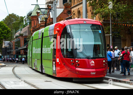 Stadtbahn laufen vorbei an Paddys Markt, Haymarket, Sydney, Australien. Stockfoto