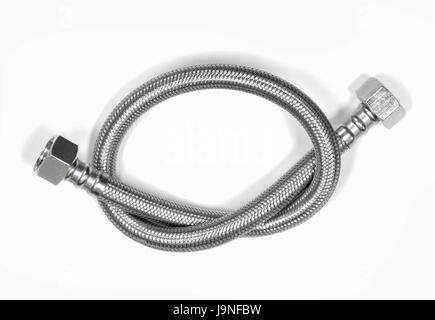 Kabel Metallschlauch auf weißem Hintergrund für liefert Wasser-Heizung Stockfoto