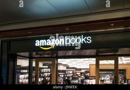 Das Amazon Buch speichern im Time Warner Center am Columbus Circle in New York City Stockfoto