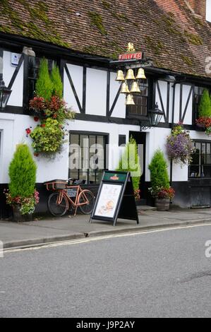 Die sechs Glocken, Thame, Oxfordshire, wurde erbaut im Jahre 1560 Stockfoto