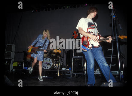 SONIC YOUTH Durchführung live in The Santa Monica Civic Auditorium in Santa Monica, CA am 3. März 1993.  Foto © Kevin Estrada / Medien Punch. Stockfoto