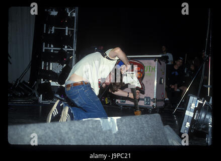 SONIC YOUTH Durchführung live in The Santa Monica Civic Auditorium in Santa Monica, CA am 3. März 1993.  Foto © Kevin Estrada / Medien Punch. Stockfoto