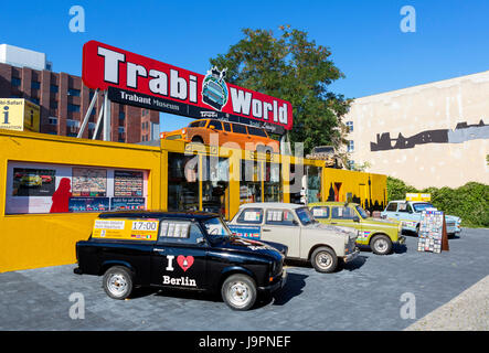 Trabi-Welt, ein Trabant-Museum und "Safari" Stadtführung Ort, Zimmerstraße, Berlin, Deutschland Stockfoto