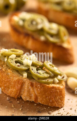 Olive, vegetarisch, Vorspeise, Baguette, Snack, Brot, Pfeffer, grün, Scheibe, Stockfoto