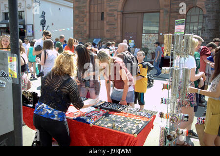 West End Festival Szenen und Menschen, Glasgow-Darsteller Stockfoto