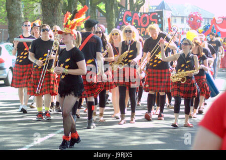 West End Festival Szenen und Menschen, Glasgow-Darsteller Stockfoto