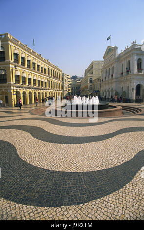 China, Macau, Largo do Senado, Brunnen, Passanten-, Asien, Ostasien, Halbinsel, Stadt, Gebäude, Architektur, Ort von Interesse, Tourismus, historisch, UNESCO-Weltkulturerbe, Quadrat, Muster, Wellen, Fußgänger, Menschen, Wohnhäuser, Geschäftsräume, Brunnen, Wasserspiel, Stockfoto