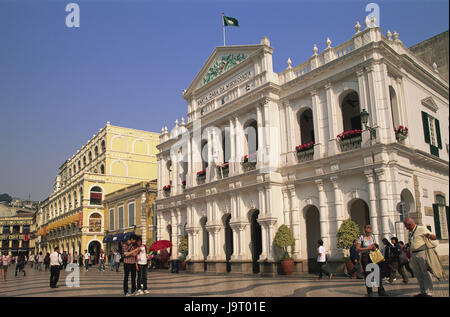 China, Macau, Largo do Senado, Santa Casa da Miscericordia, Passanten-, Asien, Ostasien, Halbinsel, Stadt, Gebäude, Architektur, Ort von Interesse, Tourismus, historisch, UNESCO-Weltkulturerbe, Quadrat, Muster, Wellen, Fußgänger, Menschen, Renaissance, Fassade, Stockfoto