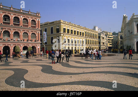 China, Macau, Largo do Senado, Passanten-, Asien, Ostasien, Halbinsel, Stadt, Gebäude, Architektur, Ort von Interesse, Tourismus, historisch, UNESCO-Weltkulturerbe, Quadrat, Muster, Wellen, Fußgänger, Menschen, Wohnhäuser, Geschäftsräume, Stockfoto