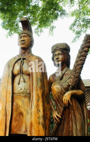 Honolulu, Hawaii, USA - 29. Mai 2016: Harry und See Marienstatue in tropische Betriebe Macadamia-Nuss-Outlet Stockfoto