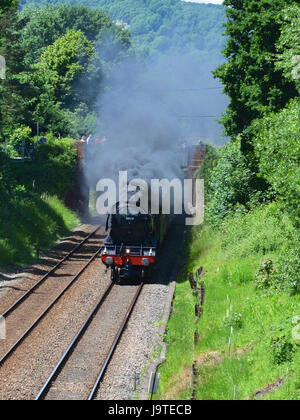 Reigate, Surrey, UK. 3. Juni 2017. Flying Scotsman 60103 Kathedralen Express Dampflokomotive schleppen Salonwagen Geschwindigkeiten durch Reigate, Surrey. 1304hrs Samstag, 3. Juni 2017. Foto © Lindsay Constable / Alamy Live News Stockfoto