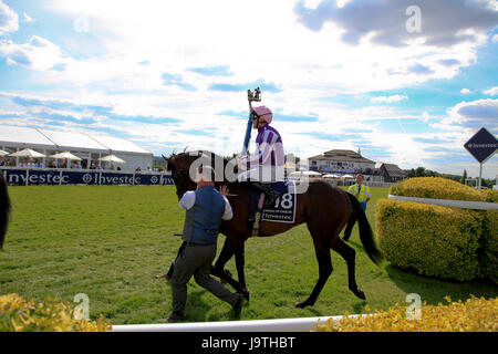 Epsom, Surrey, UK 2. Juni 2017 bei The Derby Day treffen in Epsom Downs Credit: Motofoto/Alamy Live News Stockfoto