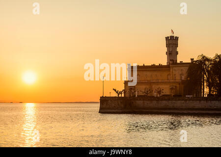 Schloss Montfort, Sunset, Oberschwaben, Bodensee, Langenargen, Baden-Württemberg, Deutschland Stockfoto